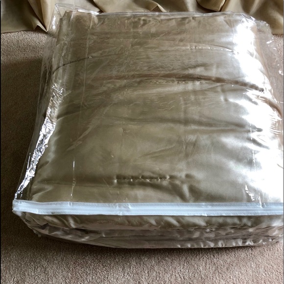 Nicole Miller queen/king 4pc set EXC - Picture 10 of 16